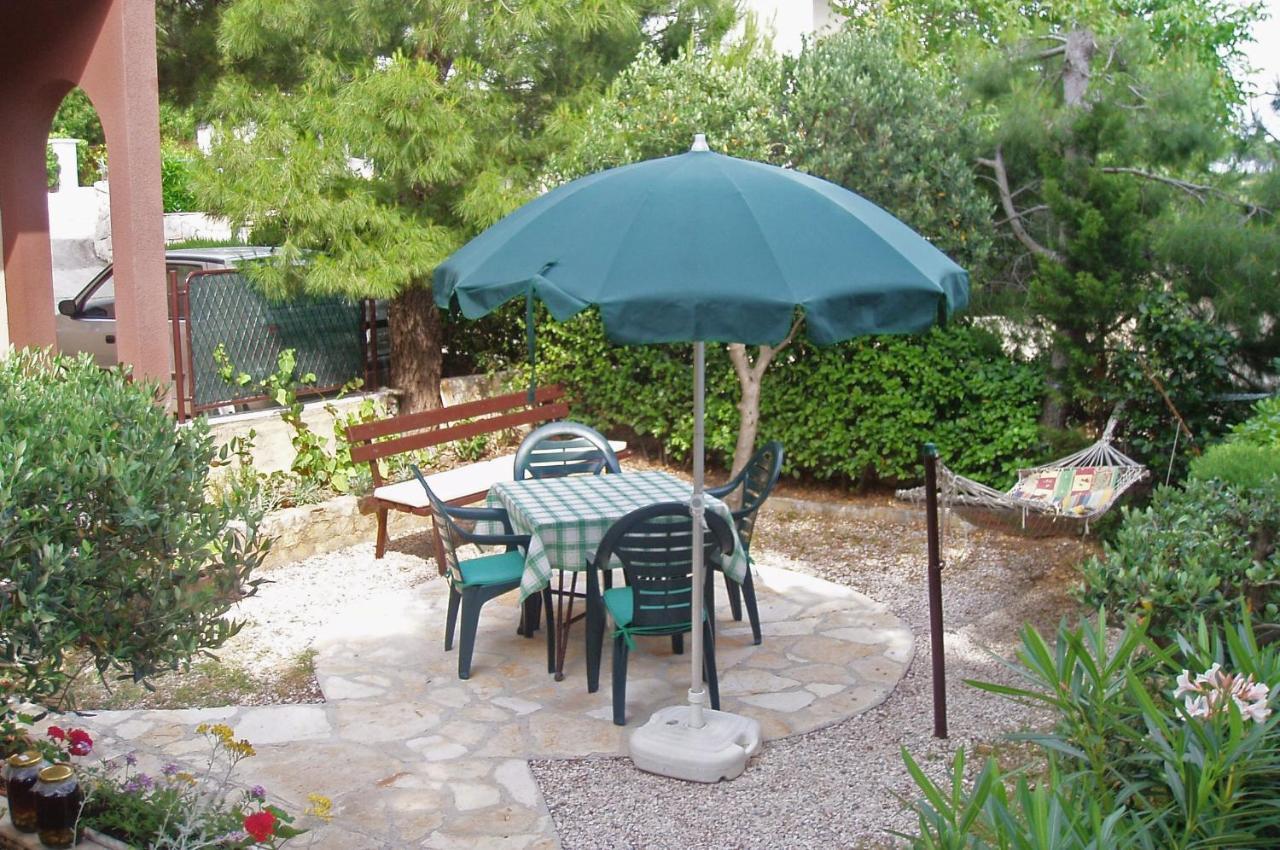 Apartments By The Sea Nemira, Omis - 5884 Tice Экстерьер фото