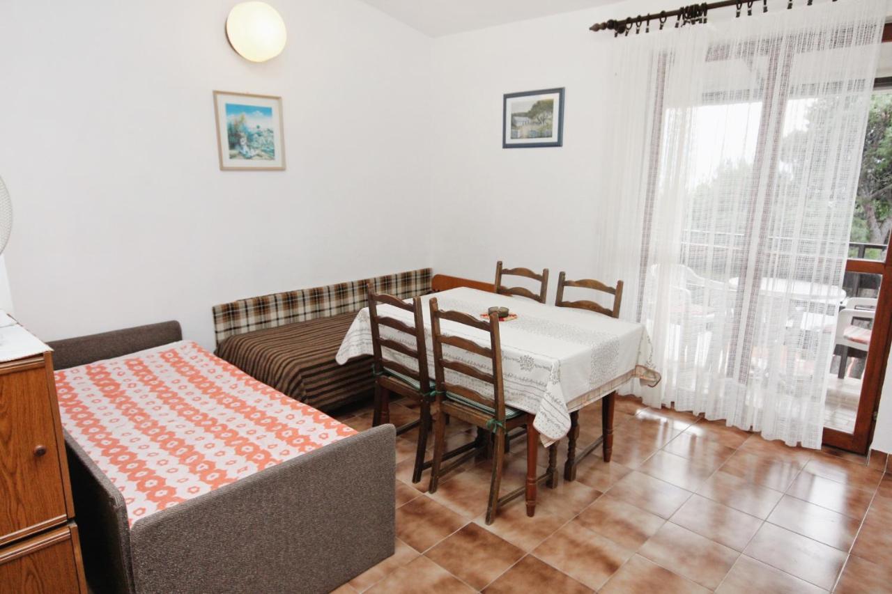 Apartments By The Sea Nemira, Omis - 5884 Tice Экстерьер фото